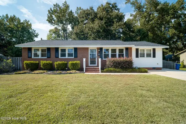 809 Gardenview Drive, Jacksonville, NC 28540