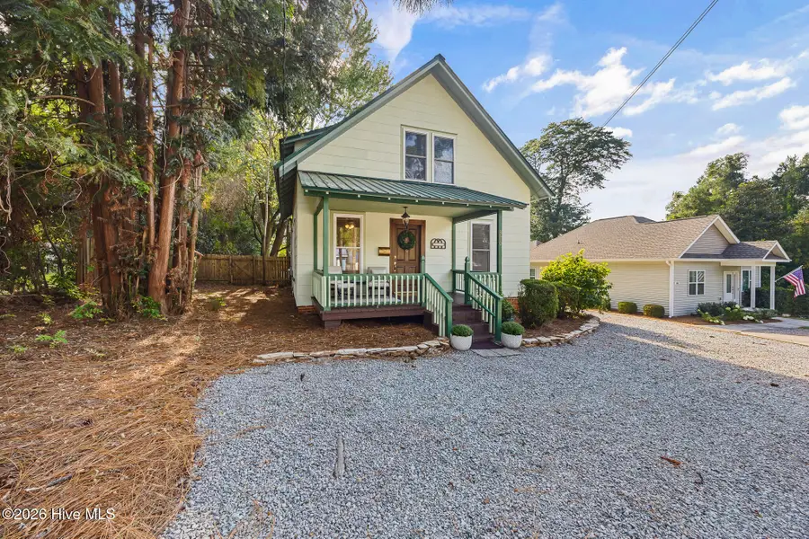 390 W Connecticut Avenue, Southern Pines, NC 28387 - #2