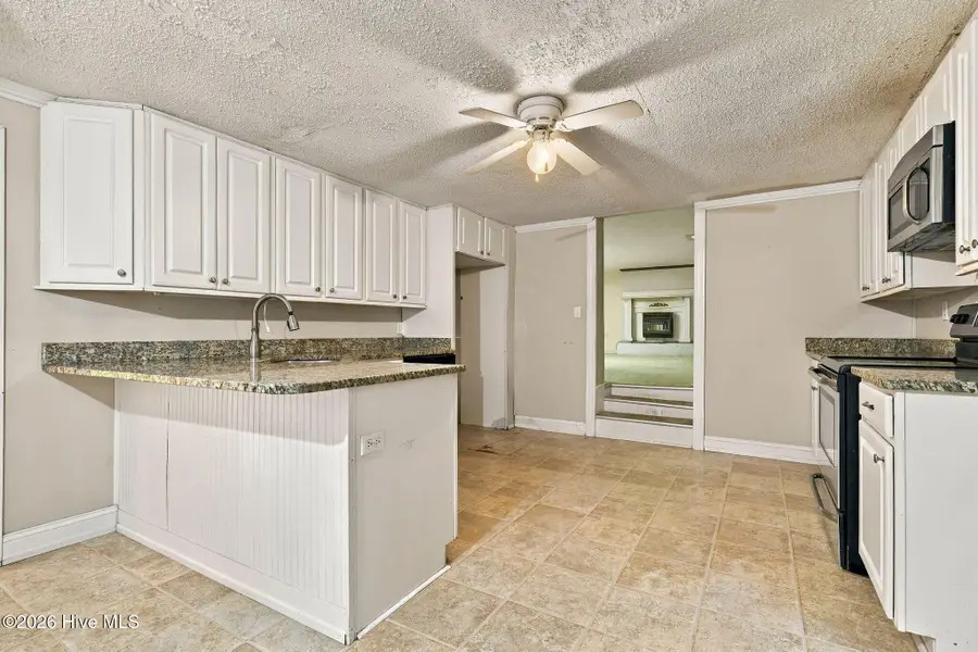 401 E Franklin Street, Williamston, NC 27892 - #3