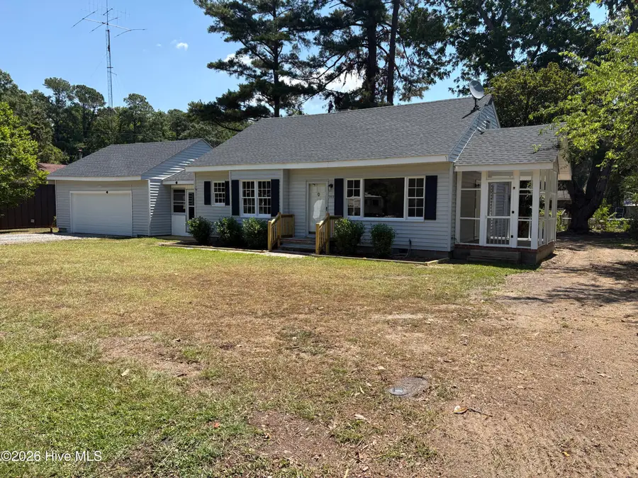 303 Dallas Avenue, Lake Waccamaw, NC 28450 - #3