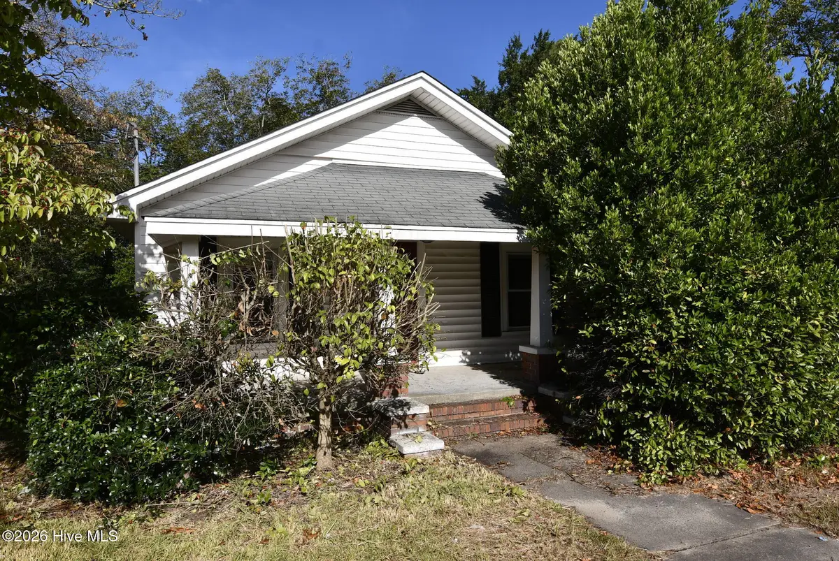 114 S Gillespie Street, Elizabethtown, NC 28337 - #1