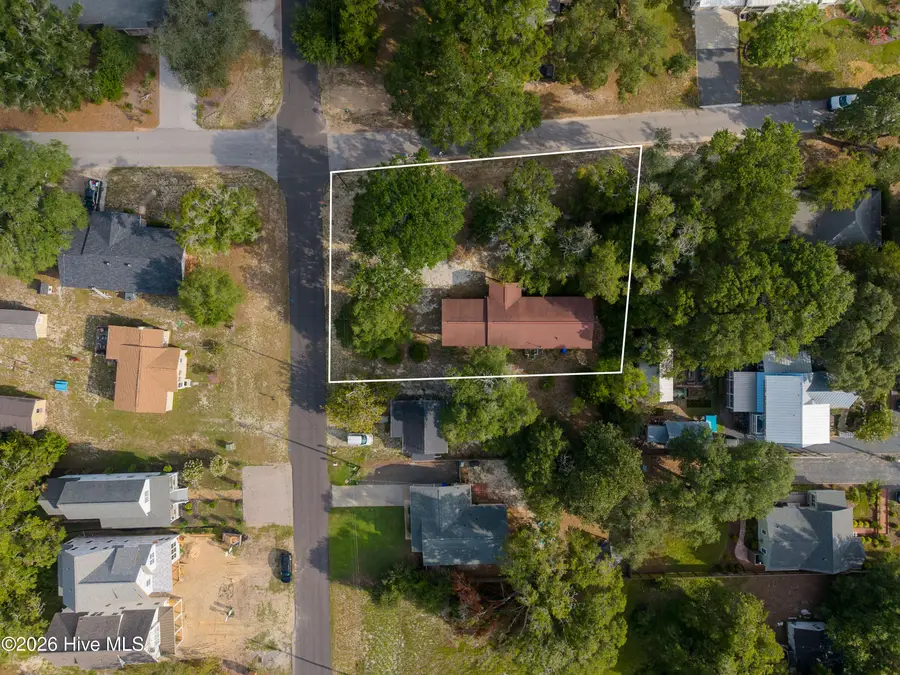 415 W Owens Street, Southport, NC 28461 - #3