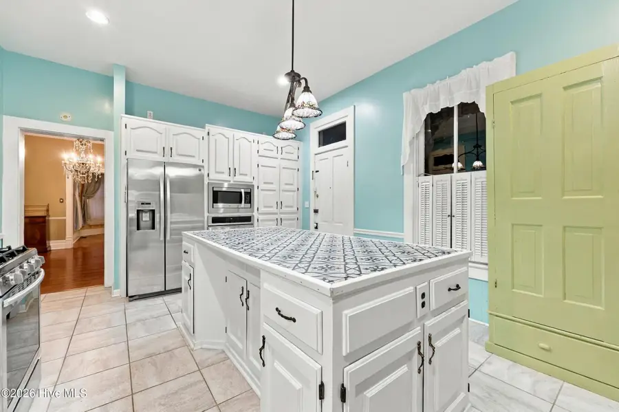 601 W Main Street, Elizabeth City, NC 27909 - #2