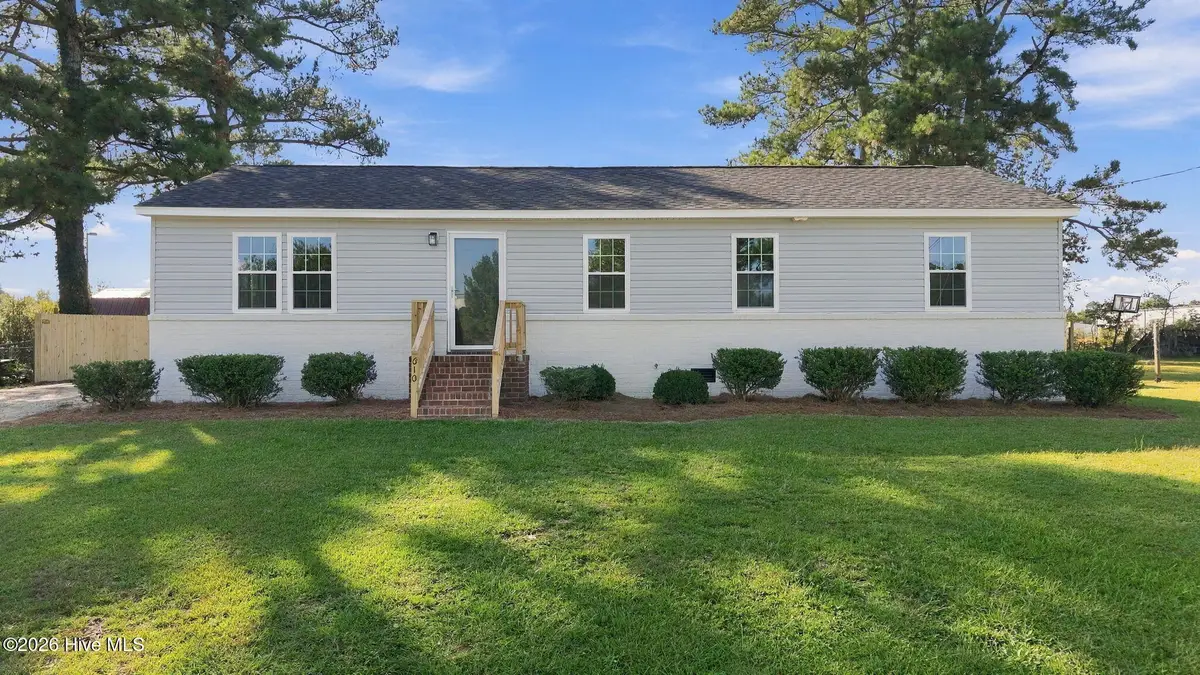 610 Lakeview Drive, Nashville, NC 27856 - #1