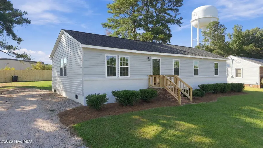 610 Lakeview Drive, Nashville, NC 27856 - #3