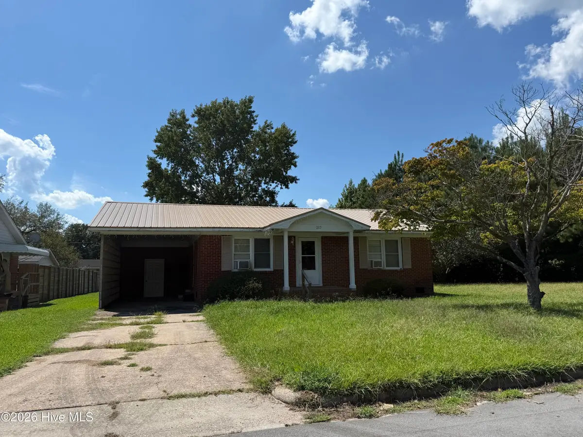 217 N Edgewood Avenue, Williamston, NC 27892 - #1