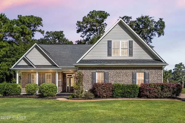 323 Crown Pointe Drive, Hampstead, NC 28443