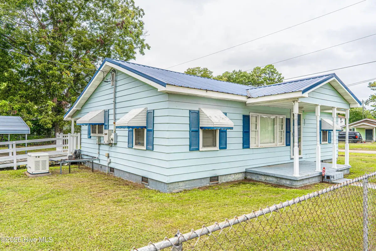 407 Ward Street, Laurinburg, NC 28352 - #1