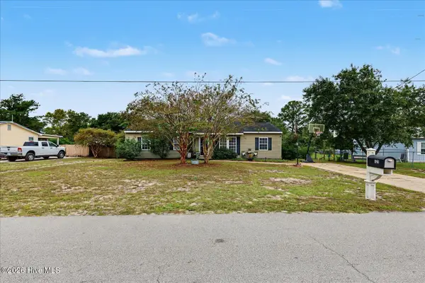 121 Freshwater Drive, Hubert, NC 28539