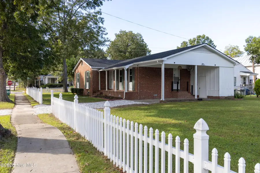 124 W Albemarle Street, Edenton, NC 27932 - #3