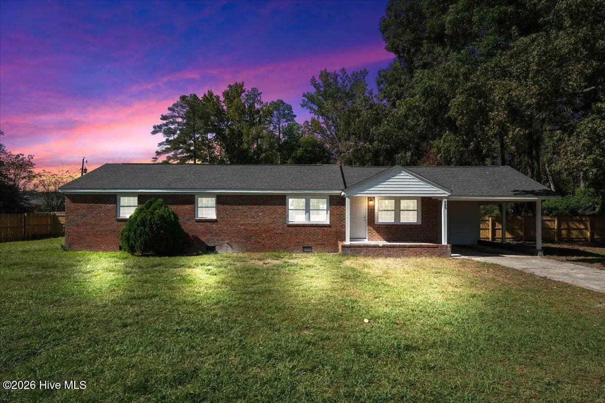 405 N College Street, Wallace, NC 28466 - #1