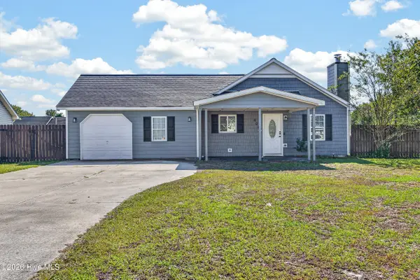 408 Foxtrace Lane, Hubert, NC 28539