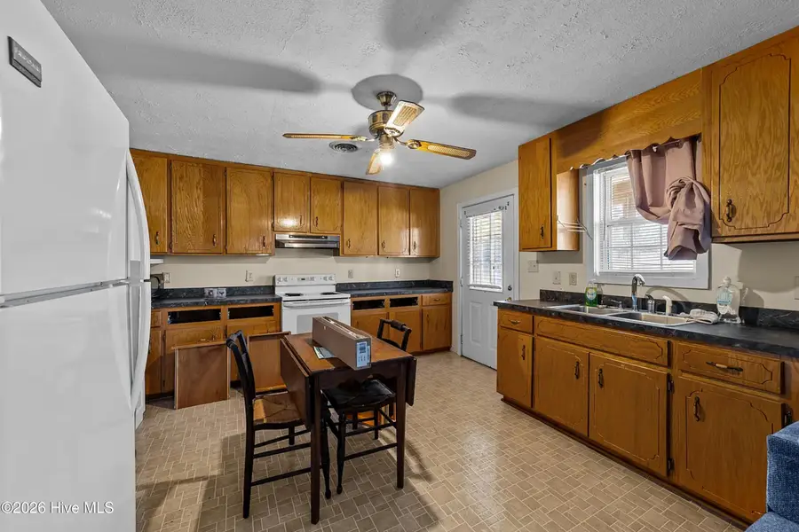144 Victoria Drive, Whiteville, NC 28472 - #3