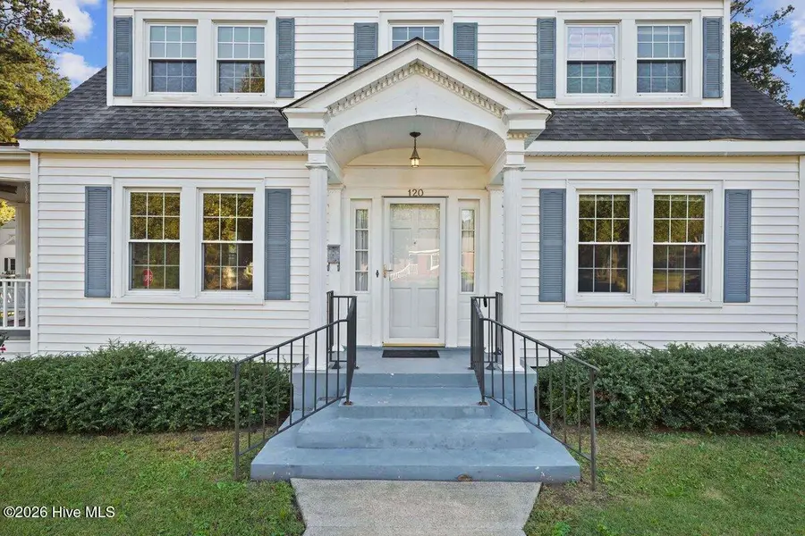 120 E John Street, Mount Olive, NC 28365 - #3