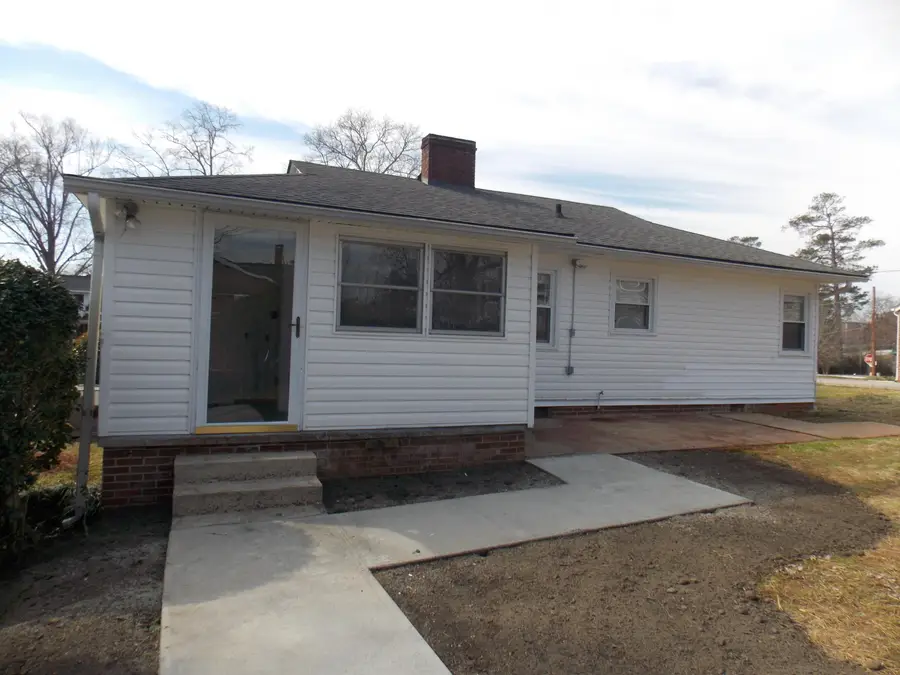306 S Maple Street, McCormick, SC 29835 - #3