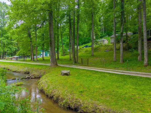 224 Cochrans Creek Road, Robbinsville, NC 28771