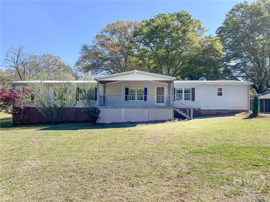 283 S Third Street, Colbert, GA 30628 - #2