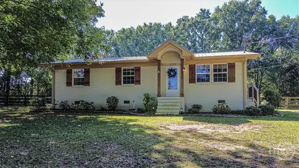 1521 Aiken Road, Bogart, GA 30622