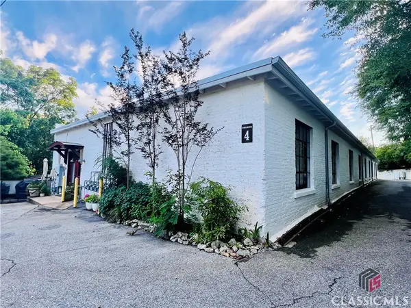 585 White Circle #406, Athens, GA 30605