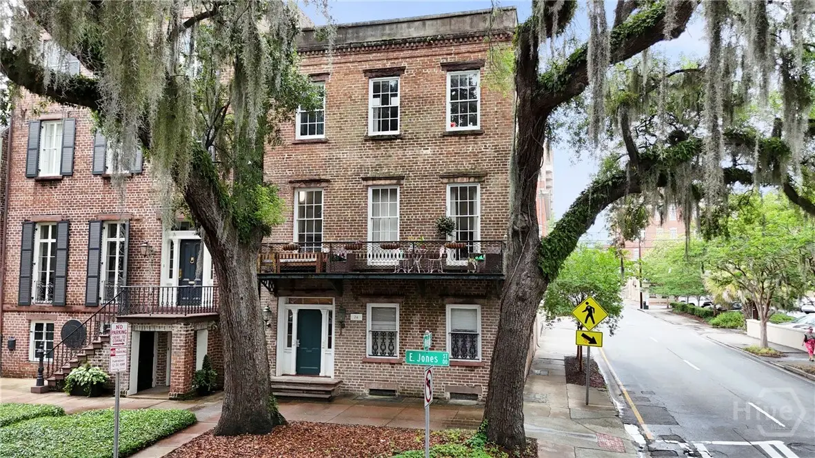 24 E Jones Street, Savannah, GA 31401 - Image #1