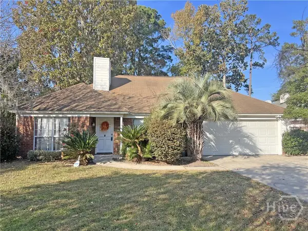 2 St Ives Dr, Savannah, GA 31419