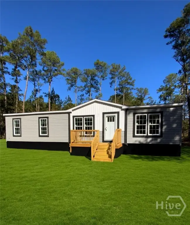 259 Islands Dr, Midway, GA 31320 - Image #1