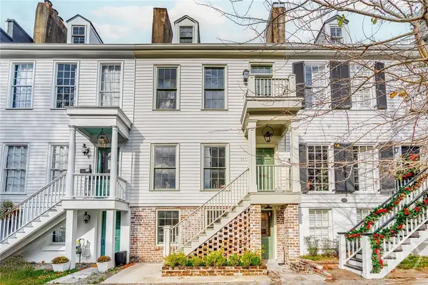 110 W Taylor Street, Savannah, GA 31401