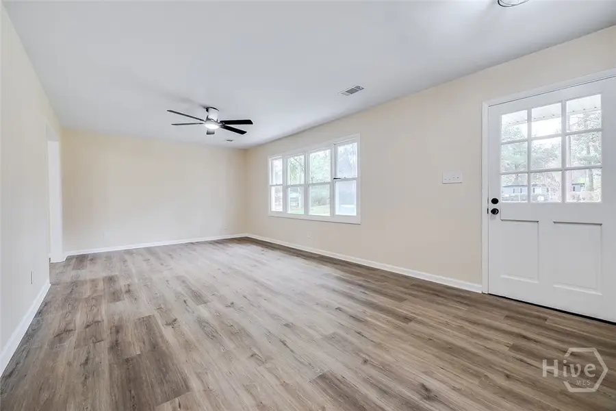 225 Wallace Circle, Bloomingdale, GA 31302 - Image #3