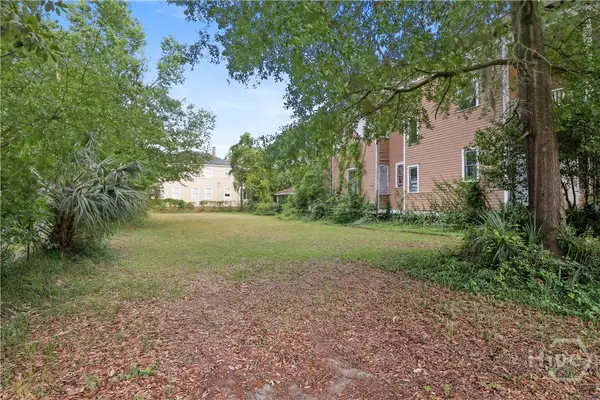 1706 Barnard Street, Savannah, GA 31401