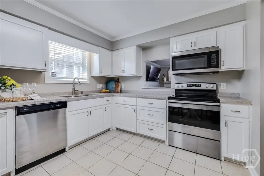 611 Sandhill Road, Savannah, GA 31410 - Image #3