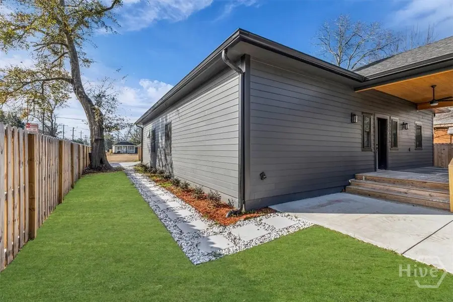 801 W 50th Street, Savannah, GA 31405 - #3