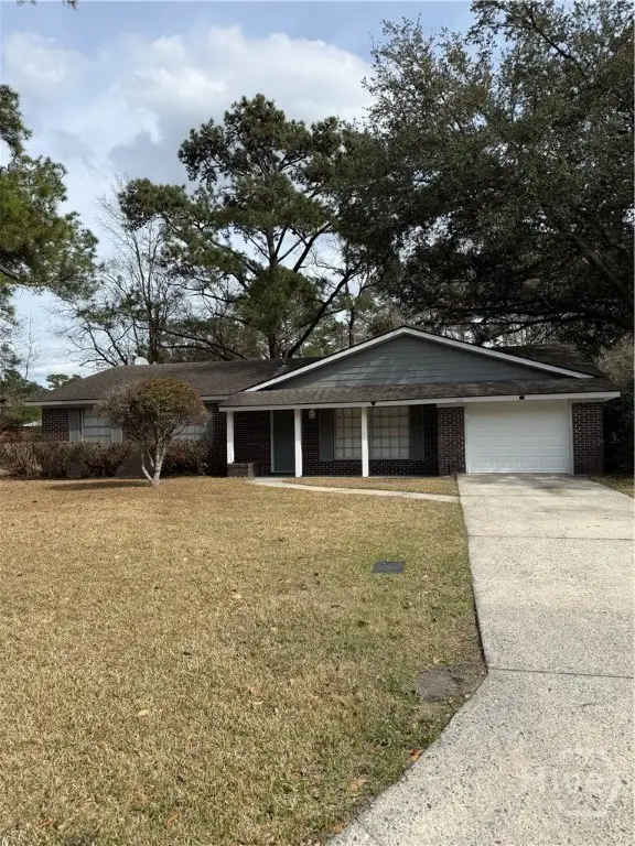 21 Canterbury Circle, Savannah, GA 31419