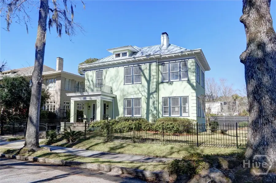 132 E 45th Street, Savannah, GA 31405 - #3