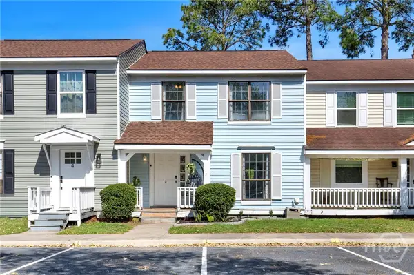 912 Pineland Avenue, Hinesville, GA 31313