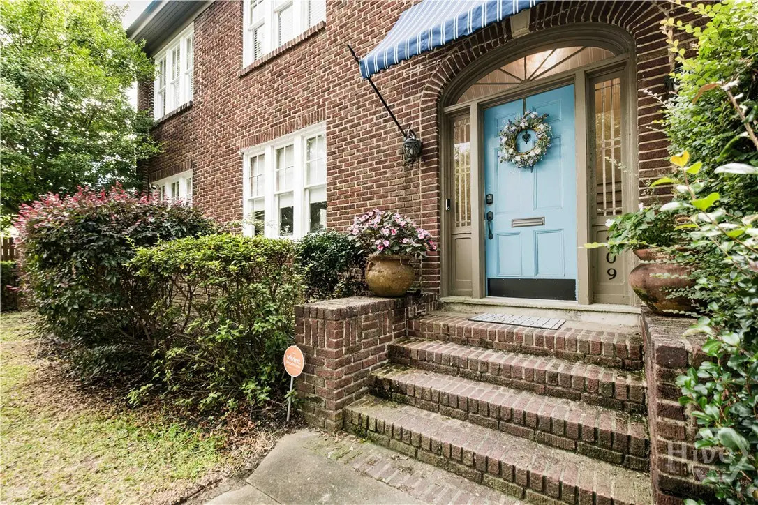 309 E 34th Street, Savannah, GA 31401 - #1