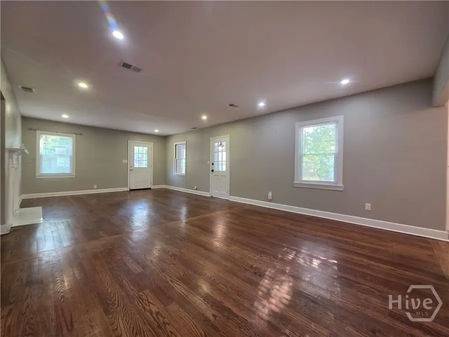202 E 58 Street, Savannah, GA 31405 - #3