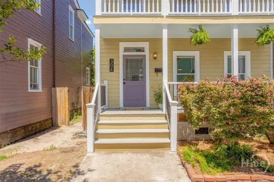 306 E 33rd Street, Savannah, GA 31401 - #2