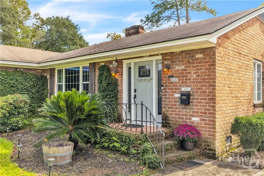 223 E 64th Street, Savannah, GA 31405 - #2
