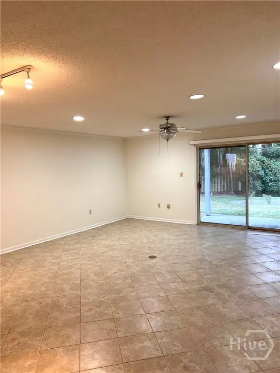 300 Hampton Street #6, Savannah, GA 31405 - #3