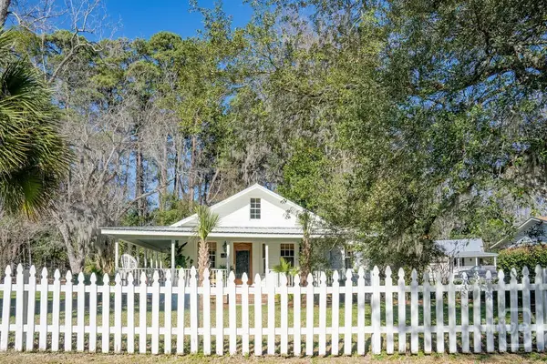 8 Smith Drive, Savannah, GA 31406
