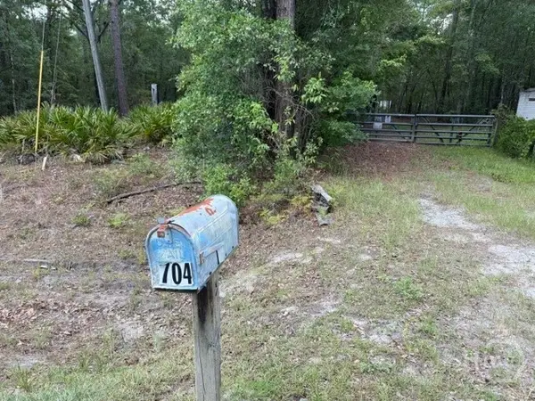 704 Mack English Road, Ellabell, GA 31308