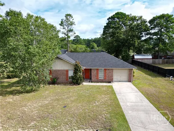 33 W Kenny Drive, Hinesville, GA 31313