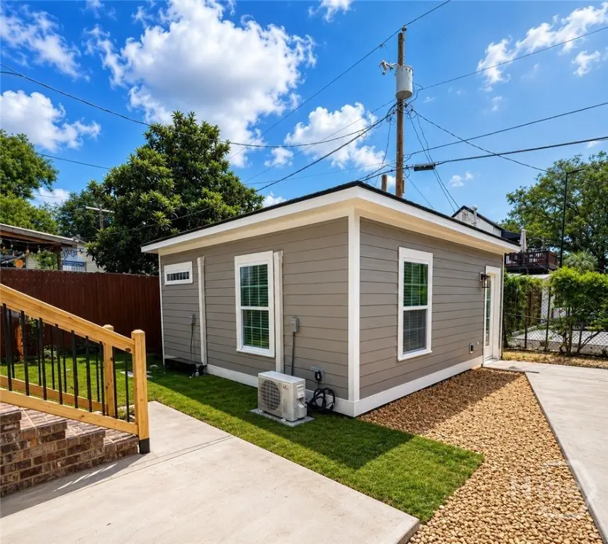 615 E 38th Street, Savannah, GA 31401 - #2