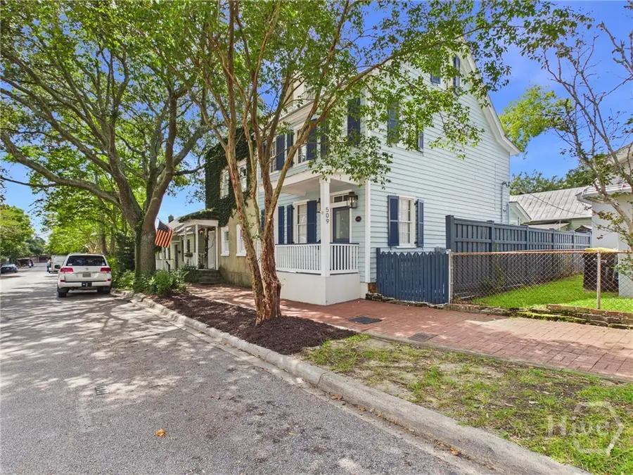 509 E Charlton Street, Savannah, GA 31401 - #3
