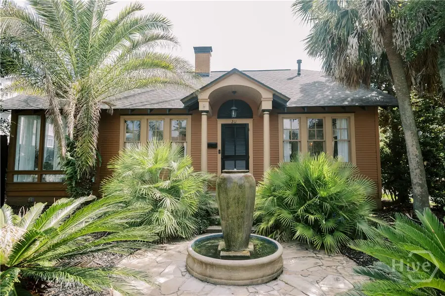 211 E 51st Street, Savannah, GA 31405 - #3