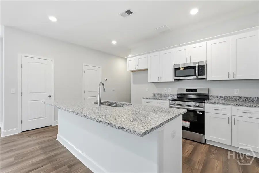 137 Islamorada Lane, Bloomingdale, GA 31302 - #3