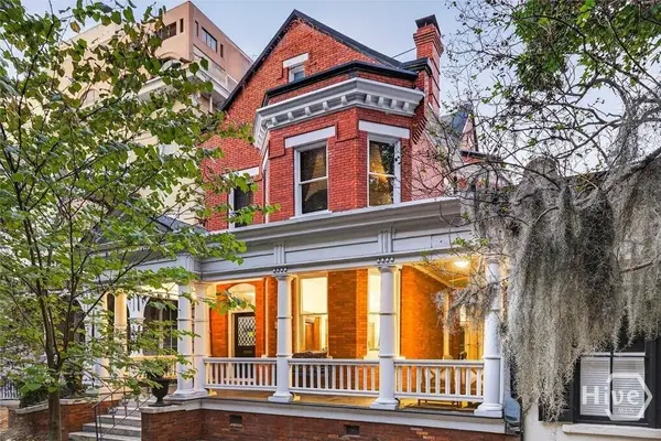 106 E Harris Street, Savannah, GA 31401