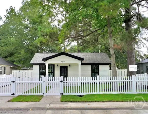 907 Cubedge Street, Savannah, GA 31415