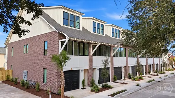 108 Pearl Street, Savannah, GA 31405