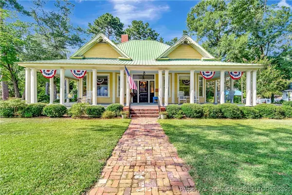 415 E 3rd Avenue, Red Springs, NC 28377